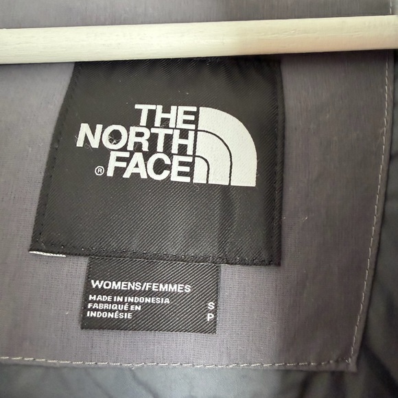 The North Face Women's Dark Gray Ski Jacket - Picture 5 of 9